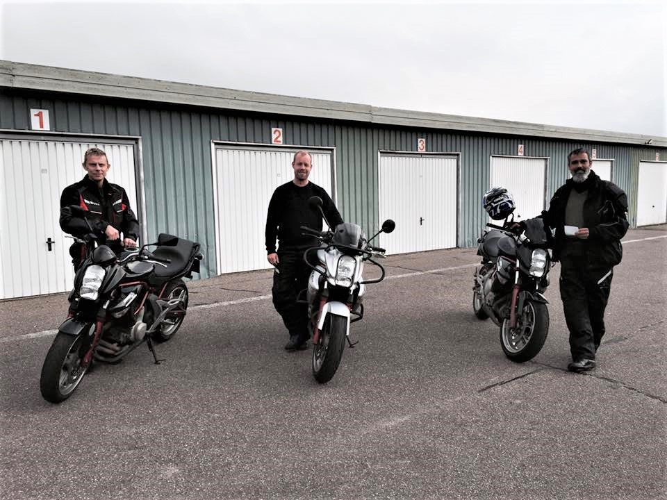 Tre af Oles tidligere MC - elever